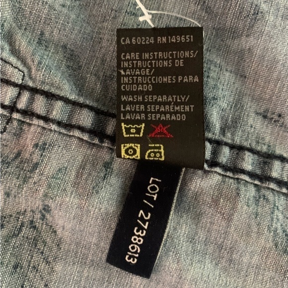 Buffalo David Bitton Tropical Print Faded Chambray Button Down Sz L - Picture 6 of 7